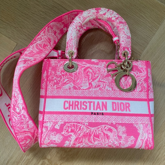 Dior Handbags - MEDIUM LADY D-LITE BAG
Pink Toile de Jouy Reverse Embroidery